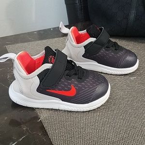 Toddler nike shoes